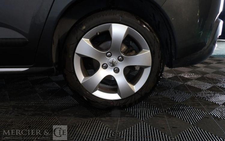 PEUGEOT 3008 1,6 HDI 110CH PREMIUM PACK GRIS AD-219-GS
