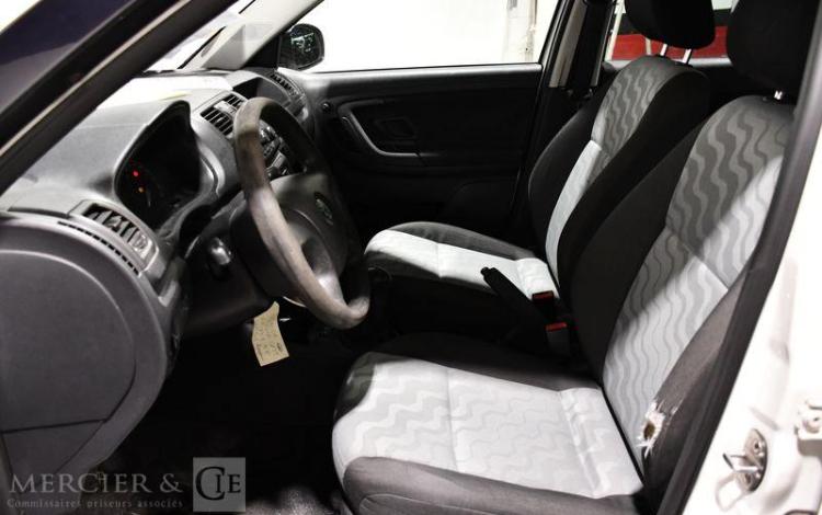 SKODA FABIA 1.4 TDI 80CH AMBIENTE BLANC AE-751-AF