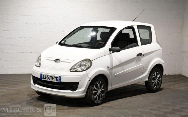 MICROCAR M-GO 0.5 10 INITIALE PROGRESS BVA BLANC AJ-579-YK