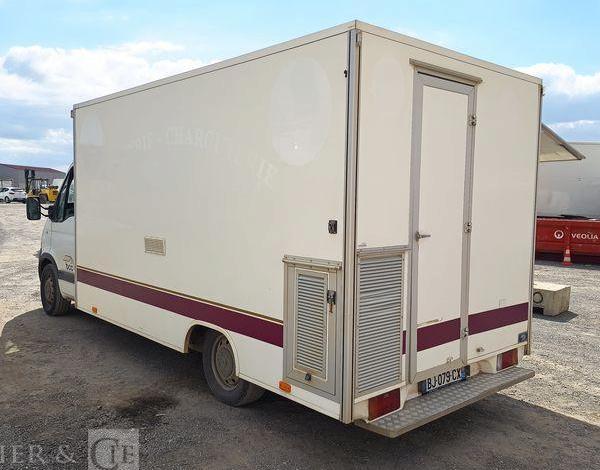 RENAULT MASTER 2 PHASE 3 2,5 DCI 120 CV EQUIPE BOUCHERIE – DIESEL – 113378 KMS – AN 2011 BLANC BJ-079-CX