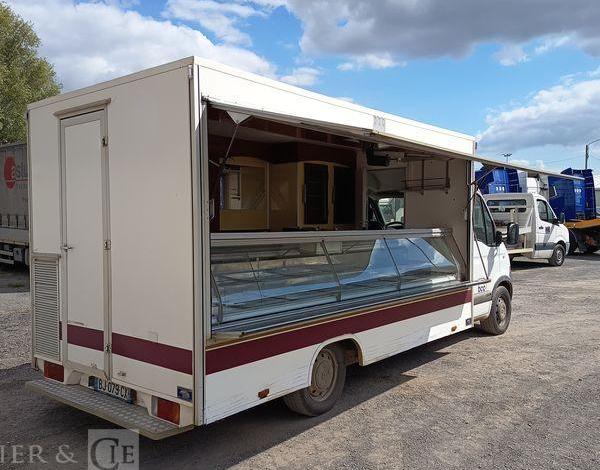 RENAULT MASTER 2 PHASE 3 2,5 DCI 120 CV EQUIPE BOUCHERIE – DIESEL – 113378 KMS – AN 2011 BLANC BJ-079-CX