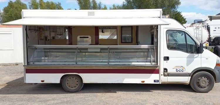 RENAULT MASTER 2 PHASE 3 2,5 DCI 120 CV EQUIPE BOUCHERIE – DIESEL – 113378 KMS – AN 2011 BLANC BJ-079-CX