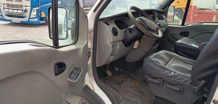 RENAULT MASTER 2 PHASE 3 2,5 DCI 120 CV EQUIPE BOUCHERIE – DIESEL – 113378 KMS – AN 2011 BLANC BJ-079-CX