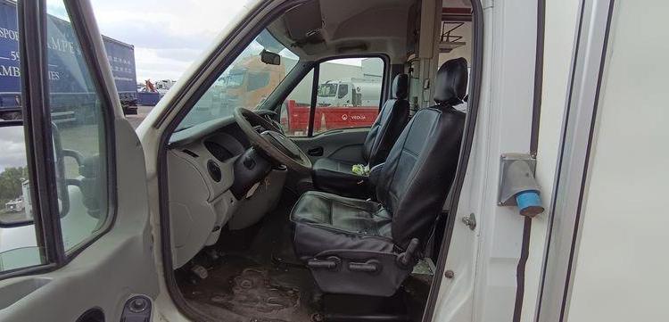 RENAULT MASTER 2 PHASE 3 2,5 DCI 120 CV EQUIPE BOUCHERIE – DIESEL – 113378 KMS – AN 2011 BLANC BJ-079-CX