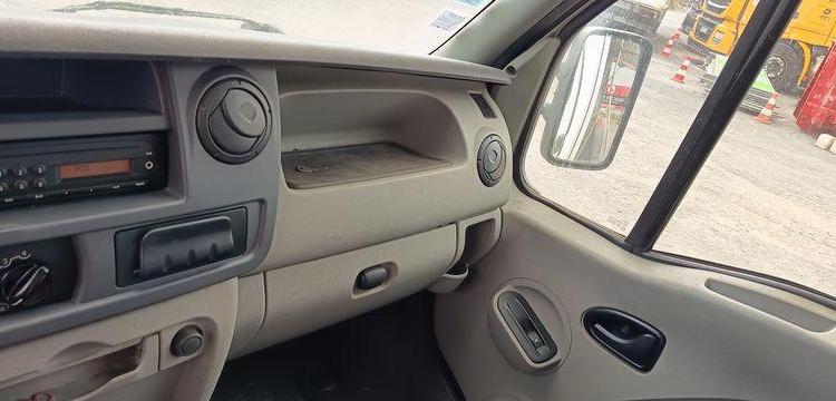 RENAULT MASTER 2 PHASE 3 2,5 DCI 120 CV EQUIPE BOUCHERIE – DIESEL – 113378 KMS – AN 2011 BLANC BJ-079-CX