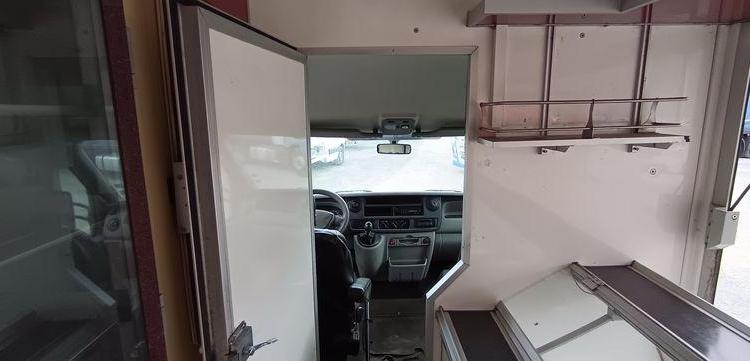 RENAULT MASTER 2 PHASE 3 2,5 DCI 120 CV EQUIPE BOUCHERIE – DIESEL – 113378 KMS – AN 2011 BLANC BJ-079-CX