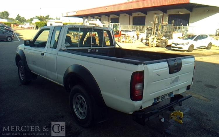 NISSAN NP300 PICK UP 3,5T BLANC BP-660-YB