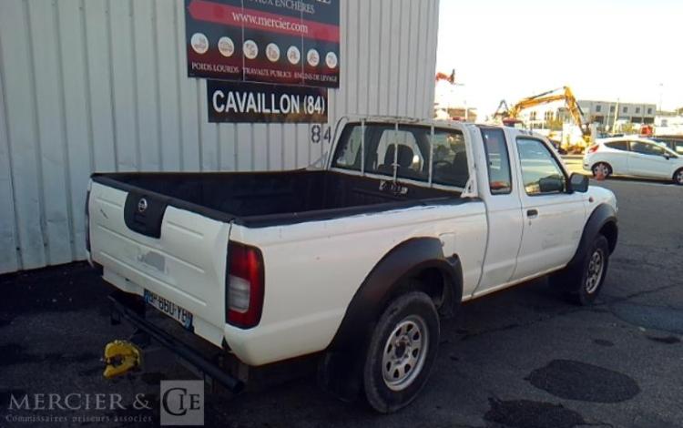 NISSAN NP300 PICK UP 3,5T BLANC BP-660-YB