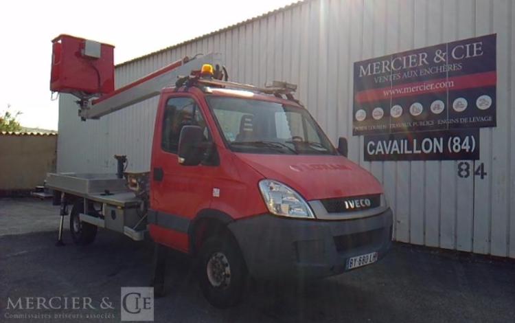 IVECO 35S11  NACELLE SUR VL 16M  2763H MULTITEL 160 ALU/DS ROUGE BY-680-LH