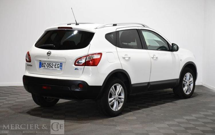 NISSAN QASHQAI 1,5 DCI 110 FAP TEKNA BLANC BZ-052-EG