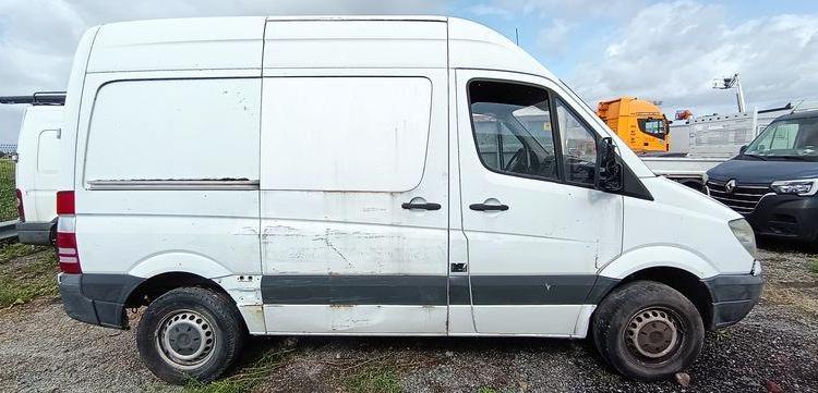 MERCEDES SPRINTER  CH-589-MM