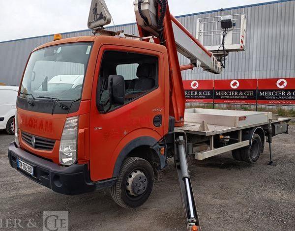 RENAULT MAXITY AVEC NACELLE MULTITEL MT222AZ 22M DIESEL – 3618 HEURES – 55167 KMS ROUGE CM-762-BD