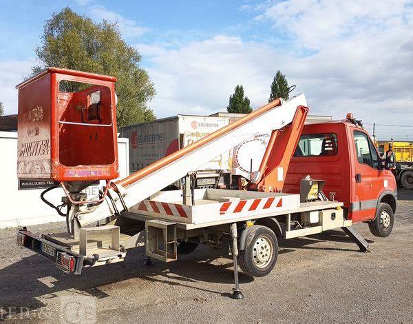 IVECO DAILY 35S11 AVEC NACELLE MULTITEL 160 ALU/DS – 16M – 2755 HEURES – 94713 KMS ROUGE CR-063-RT