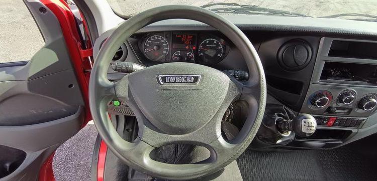 IVECO DAILY 35S11 AVEC NACELLE MULTITEL 160 ALU/DS – 16M – 2755 HEURES – 94713 KMS ROUGE CR-063-RT