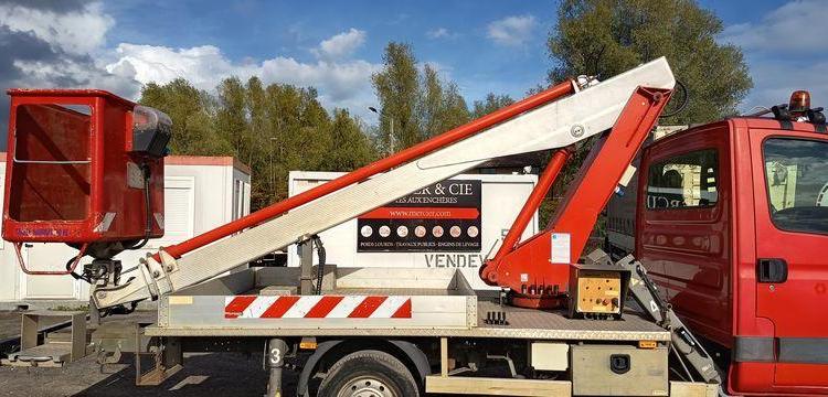 IVECO DAILY 35S11 AVEC NACELLE MULTITEL 160 ALU/DS – 16M – 2755 HEURES – 94713 KMS ROUGE CR-063-RT
