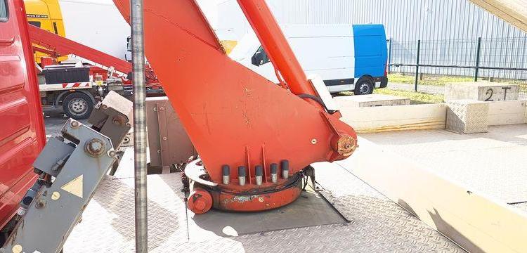 IVECO DAILY 35S11 AVEC NACELLE MULTITEL 160 ALU/DS – 16M – 2755 HEURES – 94713 KMS ROUGE CR-063-RT