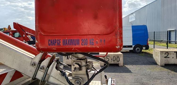 IVECO DAILY 35S11 AVEC NACELLE MULTITEL 160 ALU/DS – 16M – 2755 HEURES – 94713 KMS ROUGE CR-063-RT