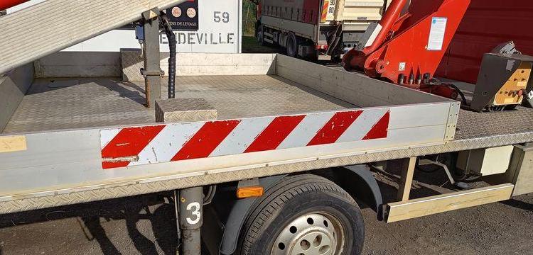 IVECO DAILY 35S11 AVEC NACELLE MULTITEL 160 ALU/DS – 16M – 2755 HEURES – 94713 KMS ROUGE CR-063-RT