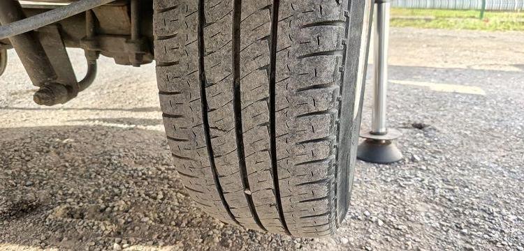 IVECO DAILY 35S11 AVEC NACELLE MULTITEL 160 ALU/DS – 16M – 2755 HEURES – 94713 KMS ROUGE CR-063-RT