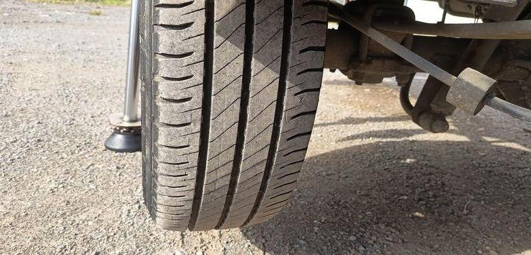 IVECO DAILY 35S11 AVEC NACELLE MULTITEL 160 ALU/DS – 16M – 2755 HEURES – 94713 KMS ROUGE CR-063-RT