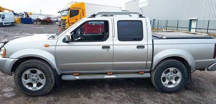 NISSAN KING CAB (D22) 2.5 TDi PICKUP DOUBLE CABINE 133CV – DIESEL – 110975 KMS GRIS CT-736-HD