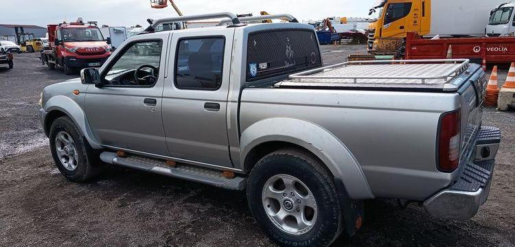 NISSAN KING CAB (D22) 2.5 TDi PICKUP DOUBLE CABINE 133CV – DIESEL – 110975 KMS GRIS CT-736-HD