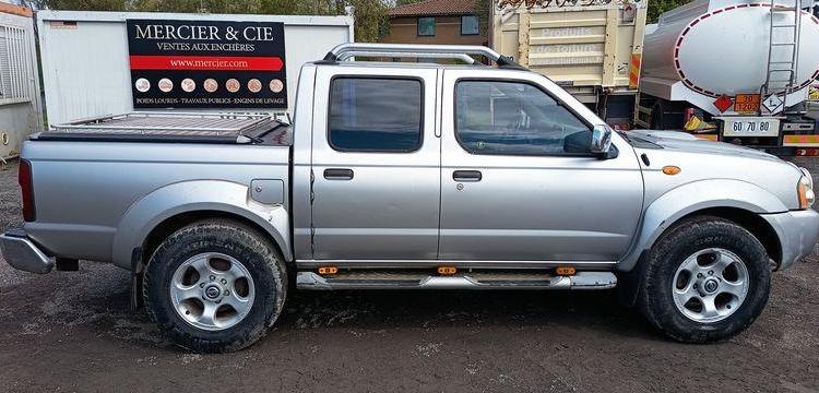 NISSAN KING CAB (D22) 2.5 TDi PICKUP DOUBLE CABINE 133CV – DIESEL – 110975 KMS GRIS CT-736-HD