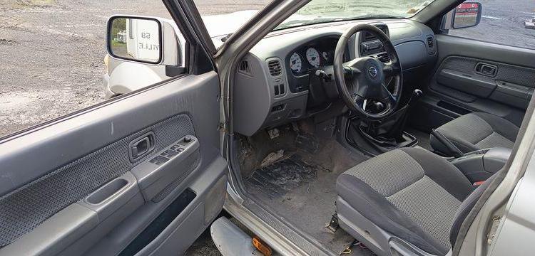 NISSAN KING CAB (D22) 2.5 TDi PICKUP DOUBLE CABINE 133CV – DIESEL – 110975 KMS GRIS CT-736-HD