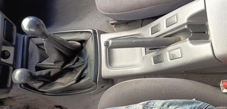 NISSAN KING CAB (D22) 2.5 TDi PICKUP DOUBLE CABINE 133CV – DIESEL – 110975 KMS GRIS CT-736-HD