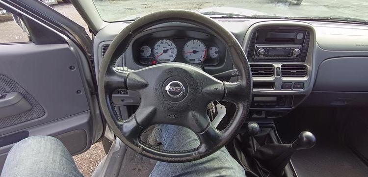 NISSAN KING CAB (D22) 2.5 TDi PICKUP DOUBLE CABINE 133CV – DIESEL – 110975 KMS GRIS CT-736-HD