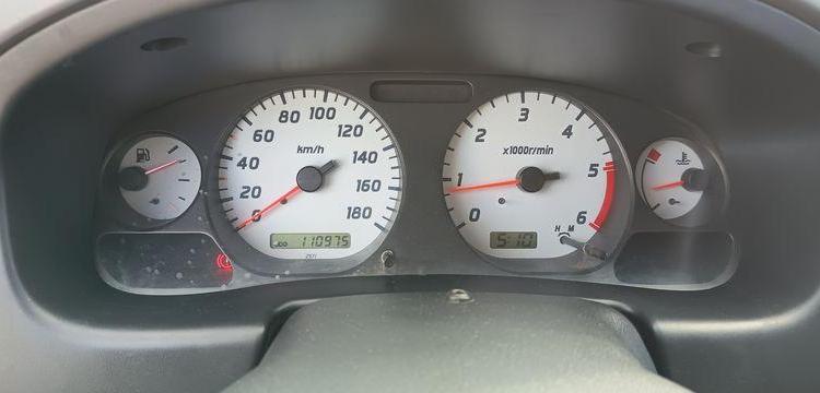 NISSAN KING CAB (D22) 2.5 TDi PICKUP DOUBLE CABINE 133CV – DIESEL – 110975 KMS GRIS CT-736-HD