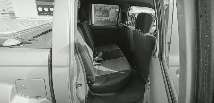 NISSAN KING CAB (D22) 2.5 TDi PICKUP DOUBLE CABINE 133CV – DIESEL – 110975 KMS GRIS CT-736-HD