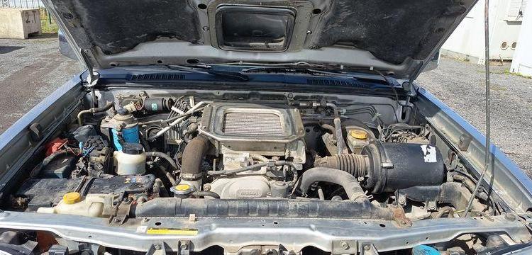 NISSAN KING CAB (D22) 2.5 TDi PICKUP DOUBLE CABINE 133CV – DIESEL – 110975 KMS GRIS CT-736-HD