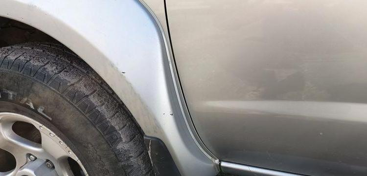 NISSAN KING CAB (D22) 2.5 TDi PICKUP DOUBLE CABINE 133CV – DIESEL – 110975 KMS GRIS CT-736-HD