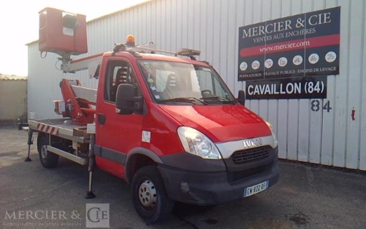 IVECO 35S11 AVEC NACELLE MULTITEL MX170 16M  CW-822-QF