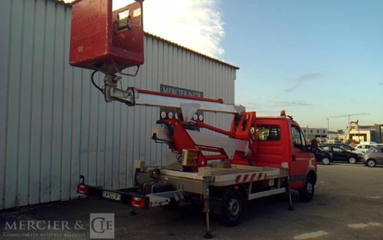 IVECO 35S11 AVEC NACELLE MULTITEL MX170 16M  CW-822-QF
