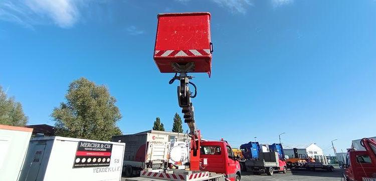 IVECO 35S  AVEC NACELLE 22M  CX-549-MC
