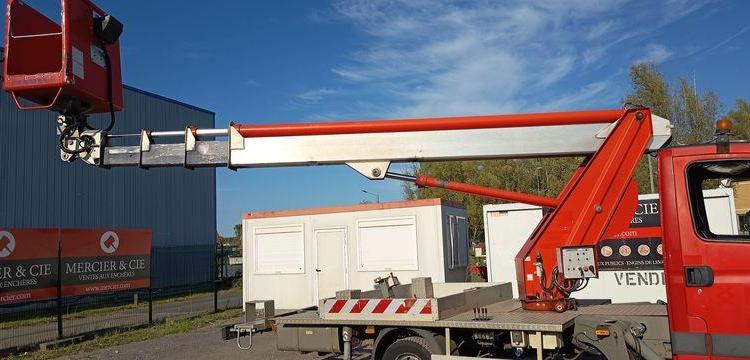 IVECO 35S  AVEC NACELLE 22M  CX-549-MC