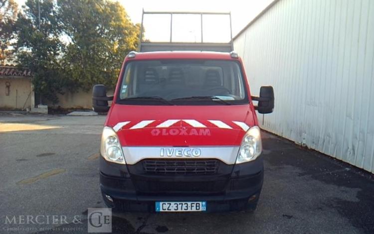 IVECO 35C13 BENNE SIMPLE CABINE COFFRE ROUGE CZ-373-FB