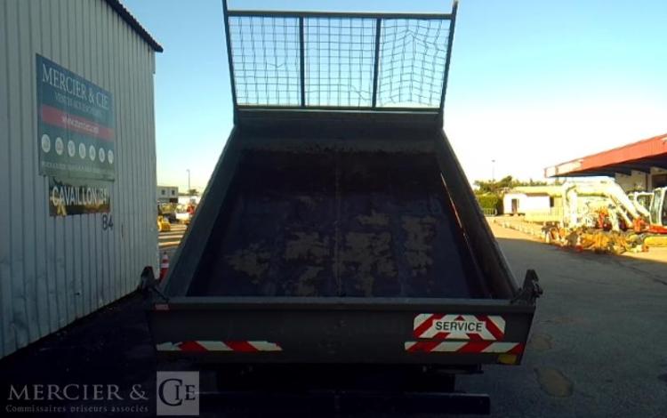 IVECO 35C13 BENNE SIMPLE CABINE COFFRE ROUGE CZ-373-FB