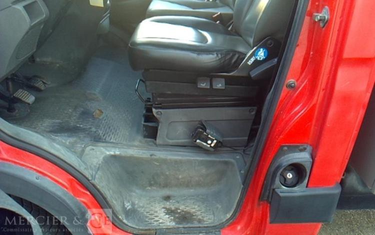 IVECO 35C13 BENNE SIMPLE CABINE COFFRE ROUGE CZ-373-FB