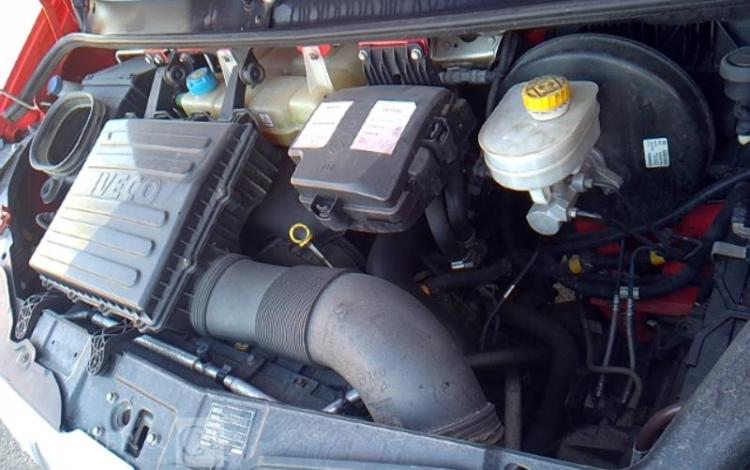 IVECO 35C13 BENNE SIMPLE CABINE COFFRE ROUGE CZ-373-FB