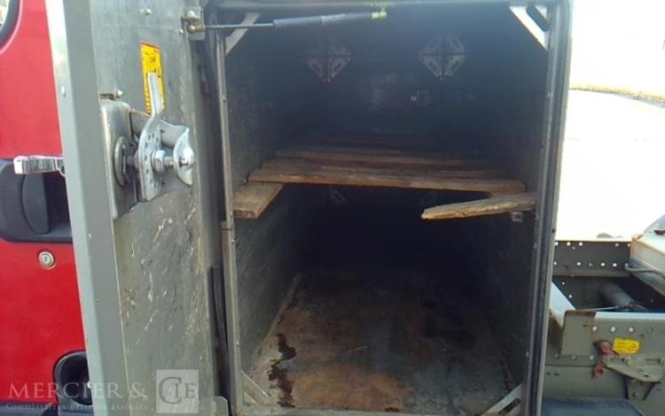 IVECO 35C13 BENNE SIMPLE CABINE COFFRE ROUGE CZ-373-FB