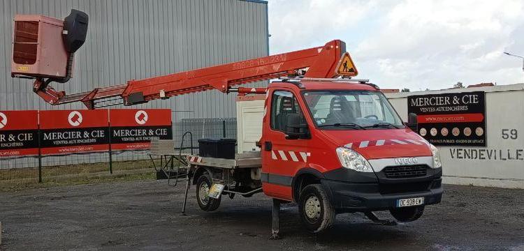 IVECO 35S11  AVEC NACELLE 18 M  DC-938-EW