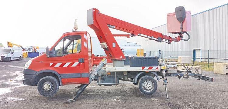 IVECO 35S11  AVEC NACELLE 18 M  DC-938-EW
