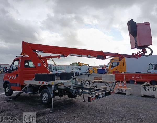 IVECO 35S11  AVEC NACELLE 18 M  DC-938-EW