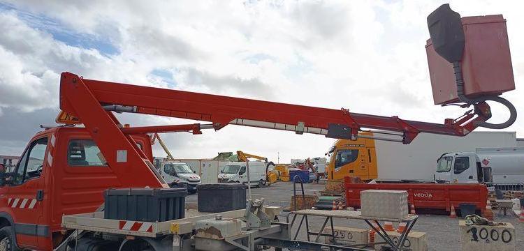 IVECO 35S11  AVEC NACELLE 18 M  DC-938-EW