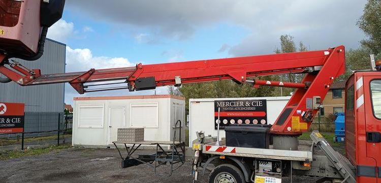 IVECO 35S11  AVEC NACELLE 18 M  DC-938-EW