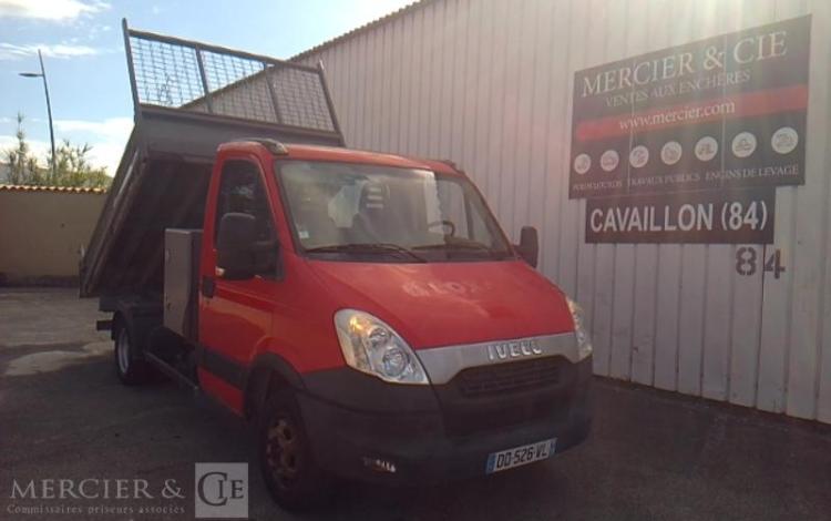 IVECO 35C13 BENNE SIMPLE CABINE COFFRE ROUGE DD-526-VL