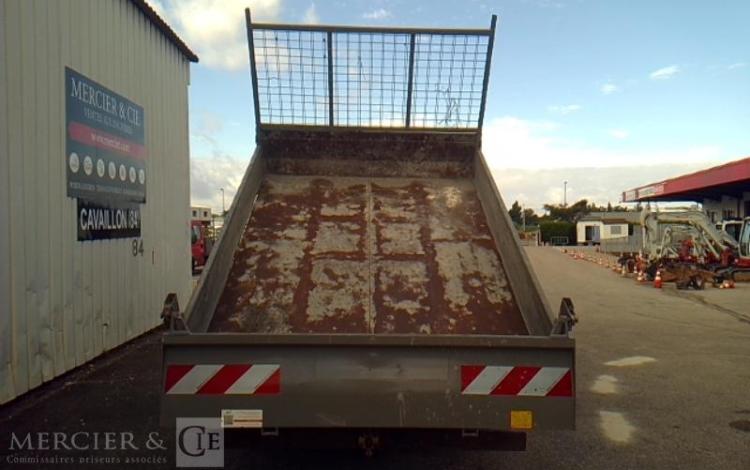 IVECO 35C13 BENNE SIMPLE CABINE COFFRE ROUGE DD-526-VL